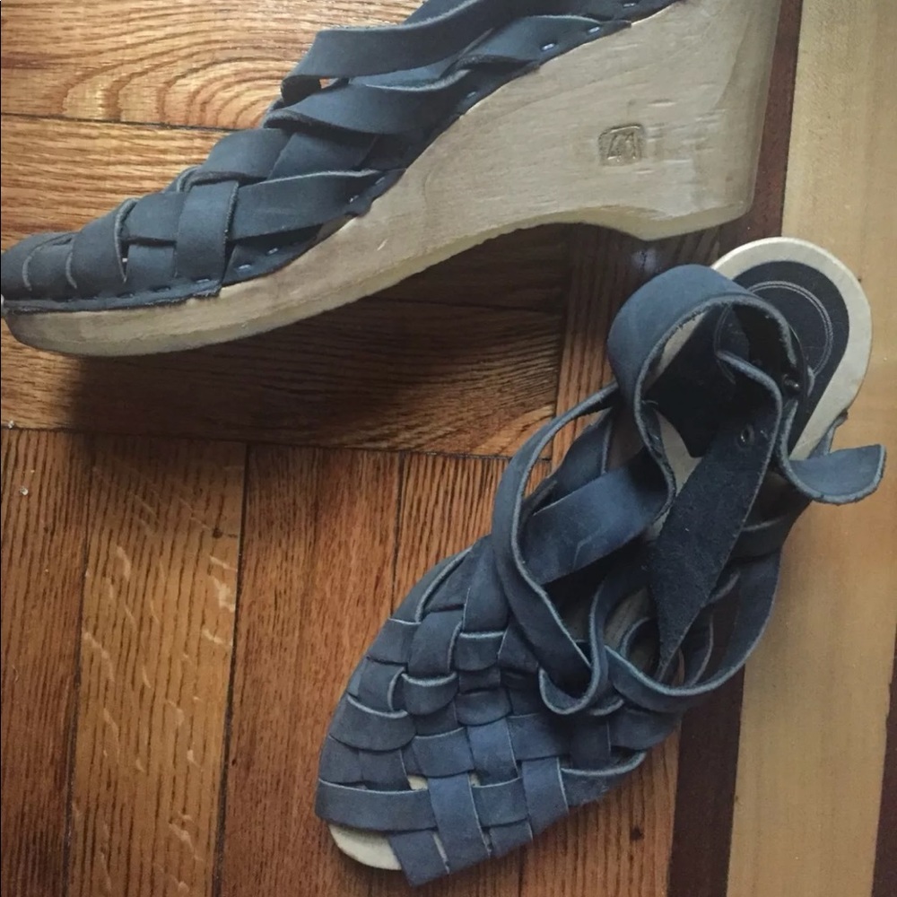 No 6 wooden clogs